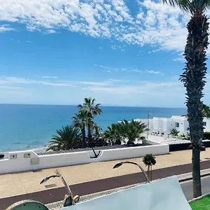 apartamento-yemaya-frente-al-mar-pto-del-carmen.puertodelcarmen-hotels.org/